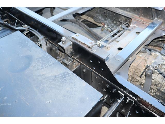 エルフトラック 　積載車・フラッップＺＥＲＯＩＩ・フローティングナビ１０．１型・油圧ゲート・バックカメラ・アルコアホイル・２８５０ｋｇ積・アオリレス（18枚目）