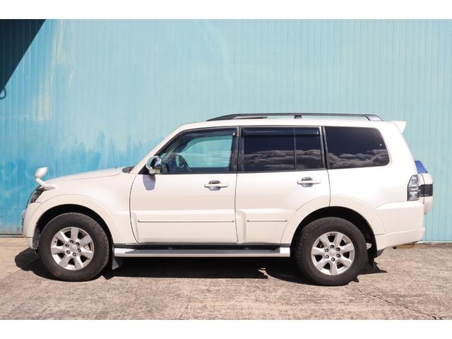 パジェロ ファイナルエディション　７００台限定・ロックフォードサウンド・黒革シート・シートヒーター（6枚目）