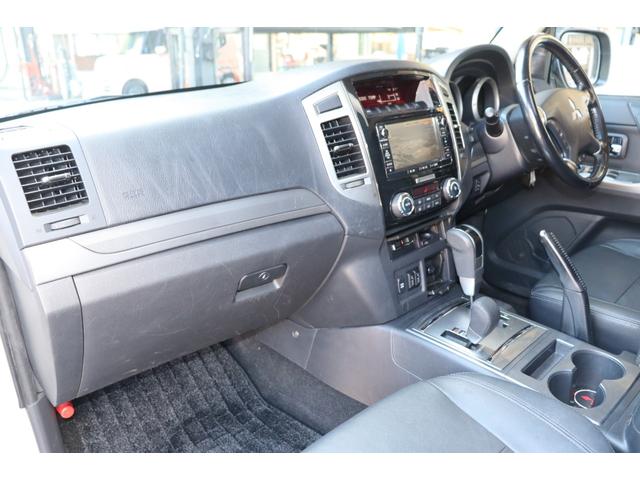 パジェロ ファイナルエディション　７００台限定・ロックフォードサウンド・黒革シート・シートヒーター（8枚目）