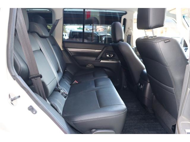 パジェロ ファイナルエディション　７００台限定・ロックフォードサウンド・黒革シート・シートヒーター（12枚目）