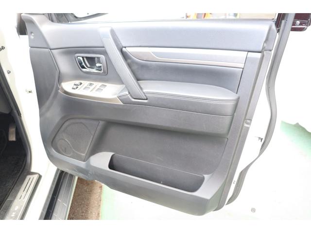 パジェロ ファイナルエディション　７００台限定・ロックフォードサウンド・黒革シート・シートヒーター（23枚目）