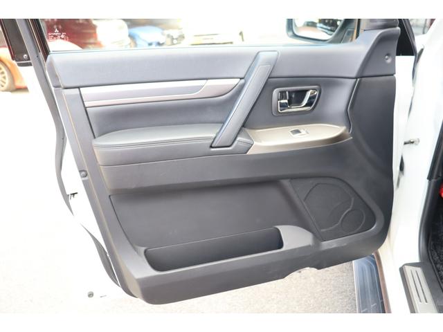 パジェロ ファイナルエディション　７００台限定・ロックフォードサウンド・黒革シート・シートヒーター（25枚目）