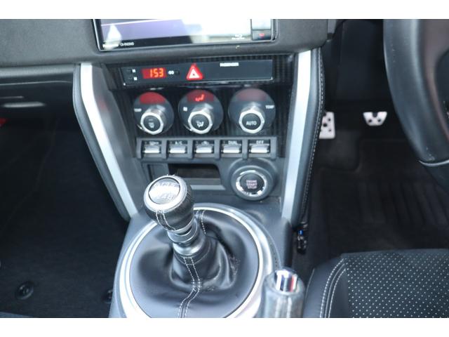 ８６ ＧＴリミテッド　ハイパフォーマンスパッケージ　ブレンボーブレーキ・ＳＤナビ・フルセグＴＶ・ＤＶＤ再生・ブルーツゥース・ＬＥＤヘットライト（10枚目）