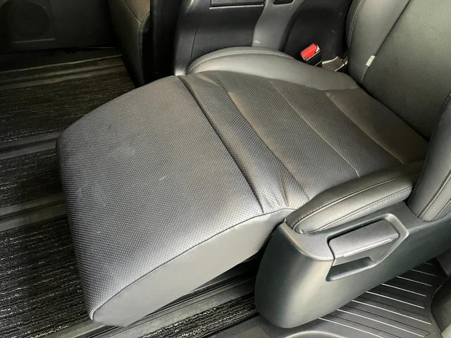 アルファード ２．５Ｓ　Ｃパッケージ　モデリスタフルエアロ　１２．１ｉｎリアモニター　ＥＴＣ　ＬＥＤライト　ナビ　バックモニター　Ｂｌｕｅｔｏｏｔｈ　スマートキー　電動リアゲート　シートヒーター　両側パワースライドドア　７人乗り（25枚目）