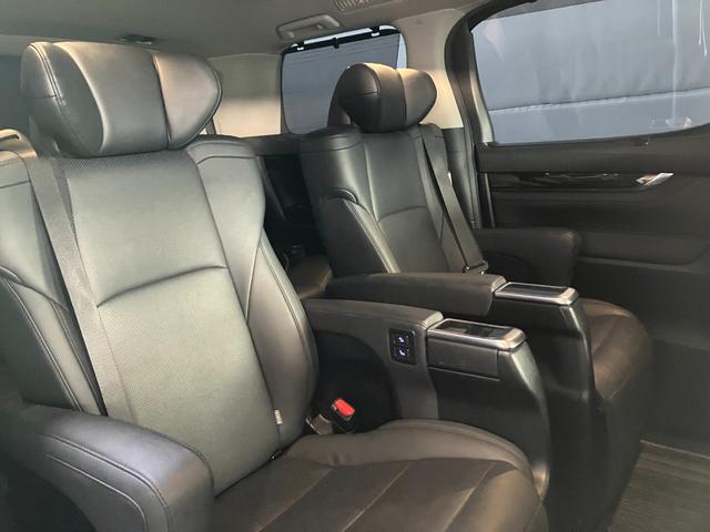 アルファード ２．５Ｓ　Ｃパッケージ　モデリスタフルエアロ　１２．１ｉｎリアモニター　ＥＴＣ　ＬＥＤライト　ナビ　バックモニター　Ｂｌｕｅｔｏｏｔｈ　スマートキー　電動リアゲート　シートヒーター　両側パワースライドドア　７人乗り（31枚目）