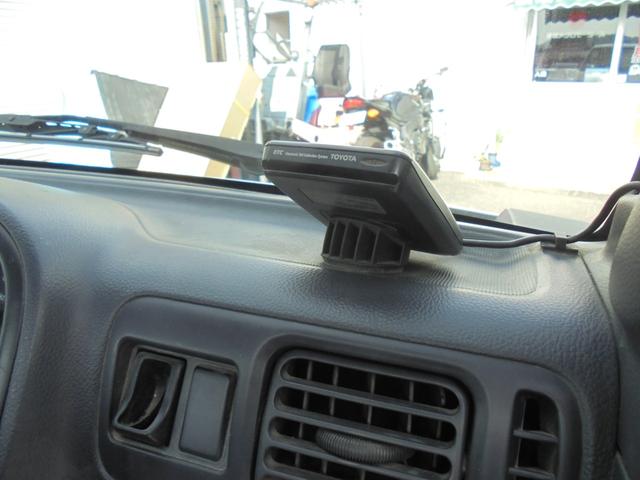 キャリイトラック KCエアコン・パワステ エアコン パワステ オートマ パートタイム4WD 3方開き ETC付 エンジン交換済25,000Km物 プラグ DLI新品 荷台マット(17枚目)