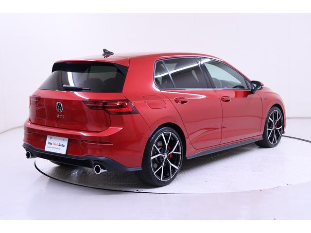 ゴルフＧＴＩ ベースグレード　フォルクスワーゲン認定中古車１年保証付　衝突被害軽減ブレーキ　ＶＷ純正ナビゲーション　リヤビューカメラ　ＥＴＣ　デジタルメーター　シートヒーター（6枚目）