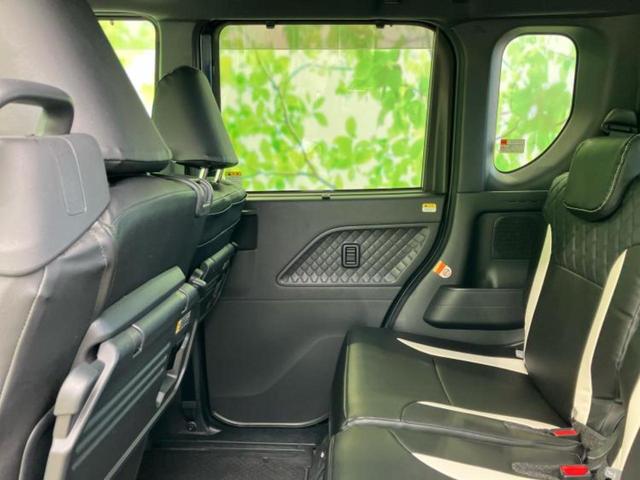 WECARSでは各商談席に大型モニターをご用意しております!見やすい大画面でゆったりと全国の在庫をご覧いただけます!是非ご来店お待ちしております!