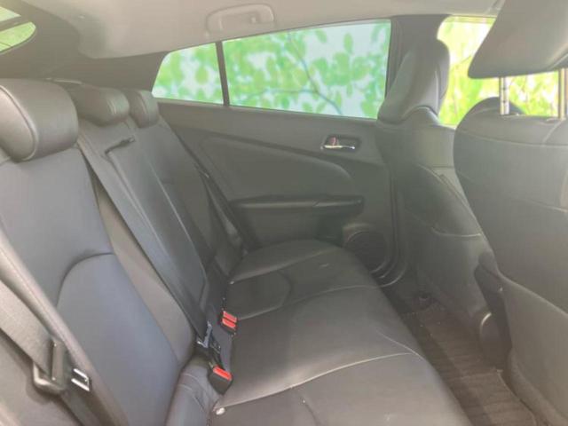 プリウス Sツーリングセレクションブラックエディション 保証書/ディスプレイオーディオ+ナビ8インチ/衝突安全装置/シートヒーター/パノラミックビューモニター/車線逸脱防止支援システム/シート 合皮/ヘッドランプ LED/Bluetooth接続 禁煙車(5枚目)