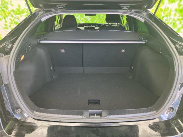 プリウス Sツーリングセレクションブラックエディション 保証書/ディスプレイオーディオ+ナビ8インチ/衝突安全装置/シートヒーター/パノラミックビューモニター/車線逸脱防止支援システム/シート 合皮/ヘッドランプ LED/Bluetooth接続 禁煙車(8枚目)