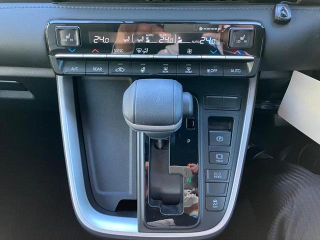 ヴォクシー S-Z 保証書/衝突安全装置/両側電動スライドドア/シートヒーター/車線逸脱防止支援システム/シート ハーフレザー/電動バックドア/ドライブレコーダー 社外/ヘッドランプ LED/Bluetooth接続 TV(12枚目)