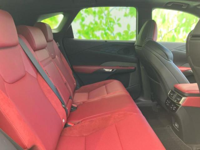 ＲＸ ４ＷＤ　ＲＸ３５０Ｆスポーツ　パノラマルーフ／保証書／ディスプレイオーディオ＋ナビ１４インチ／デジタルインナーミラー／衝突安全装置／シートヒーター／全方位モニター／車線逸脱防止支援システム／シート　フルレザー　革シート　サンルーフ（5枚目）