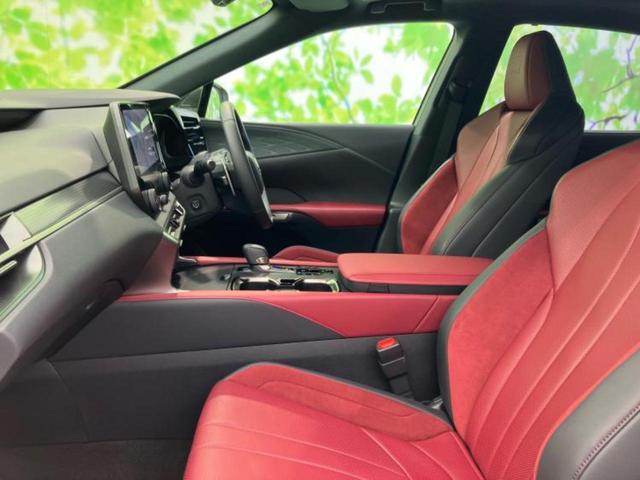 ＲＸ ４ＷＤ　ＲＸ３５０Ｆスポーツ　パノラマルーフ／保証書／ディスプレイオーディオ＋ナビ１４インチ／デジタルインナーミラー／衝突安全装置／シートヒーター／全方位モニター／車線逸脱防止支援システム／シート　フルレザー　革シート　サンルーフ（6枚目）