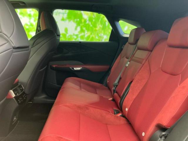 ＲＸ ４ＷＤ　ＲＸ３５０Ｆスポーツ　パノラマルーフ／保証書／ディスプレイオーディオ＋ナビ１４インチ／デジタルインナーミラー／衝突安全装置／シートヒーター／全方位モニター／車線逸脱防止支援システム／シート　フルレザー　革シート　サンルーフ（7枚目）