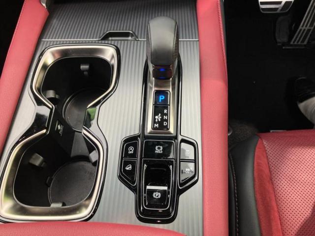 ＲＸ ４ＷＤ　ＲＸ３５０Ｆスポーツ　パノラマルーフ／保証書／ディスプレイオーディオ＋ナビ１４インチ／デジタルインナーミラー／衝突安全装置／シートヒーター／全方位モニター／車線逸脱防止支援システム／シート　フルレザー　革シート　サンルーフ（18枚目）