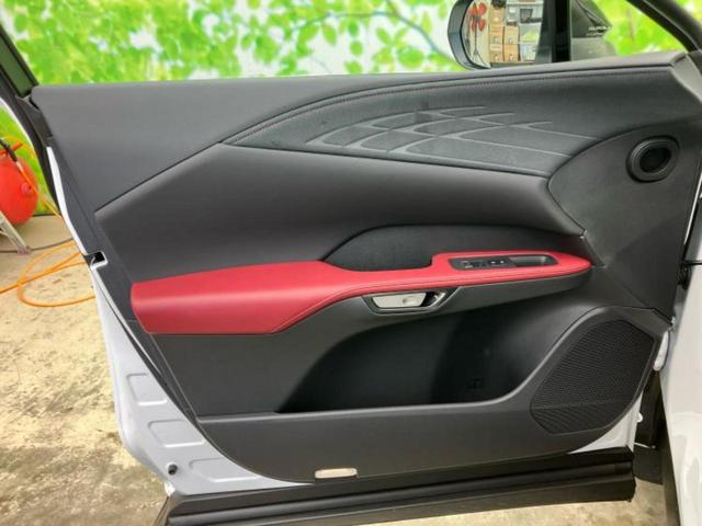 ＲＸ ４ＷＤ　ＲＸ３５０Ｆスポーツ　パノラマルーフ／保証書／ディスプレイオーディオ＋ナビ１４インチ／デジタルインナーミラー／衝突安全装置／シートヒーター／全方位モニター／車線逸脱防止支援システム／シート　フルレザー　革シート　サンルーフ（20枚目）