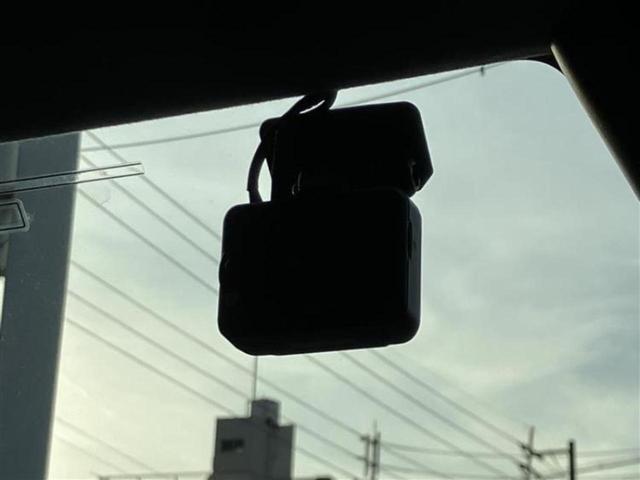 ルーミー カスタムＧ　エアロ／保証書／ディスプレイオーディオ９インチ／両側電動スライドドア／ヘッドランプ　ＬＥＤ／ＥＴＣ／ＥＢＤ付ＡＢＳ／横滑り防止装置／アイドリングストップ／フルセグＴＶ／エアバッグ　運転席　フルエアロ（16枚目）