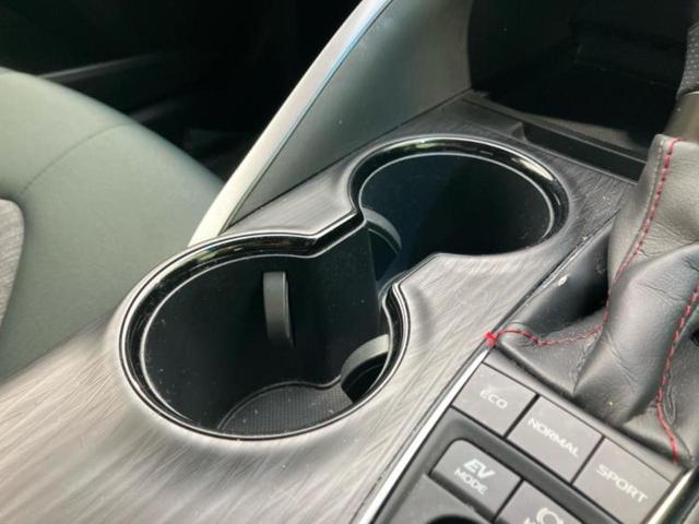 カムリ Ｘ　新品タイヤ／保証書／純正　９インチ　ＳＤナビ／衝突安全装置／車線逸脱防止支援システム／ヘッドランプ　ＬＥＤ／Ｂｌｕｅｔｏｏｔｈ接続／ＨＤＭＩ接続／ＥＴＣ／ＥＢＤ付ＡＢＳ／横滑り防止装置　バックカメラ（32枚目）