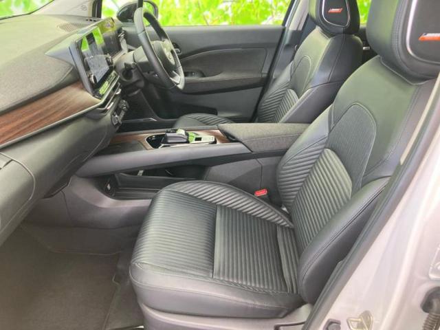 オーラ Ｇレザーエディション　ＢＯＳＥ／ディスプレイオーディオ＋ナビ９インチ／インテリジェントルームミラー／衝突安全装置／シートヒーター　前席／全方位モニター／車線逸脱防止支援システム／シート　合皮／プロパイロット　全周囲カメラ（6枚目）