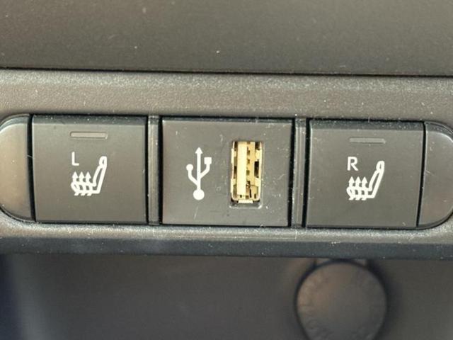 ヤリス ハイブリッドZ 純正エアロ/保証書/ディスプレイオーディオ8インチ/衝突安全装置/シートヒーター 前席/パノラミックビューモニター/車線逸脱防止支援システム/ヘッドランプ LED/ETC 衝突被害軽減システム(14枚目)