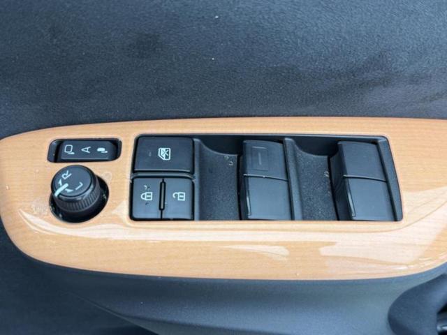 ヤリス ハイブリッドZ 純正エアロ/保証書/ディスプレイオーディオ8インチ/衝突安全装置/シートヒーター 前席/パノラミックビューモニター/車線逸脱防止支援システム/ヘッドランプ LED/ETC 衝突被害軽減システム(17枚目)