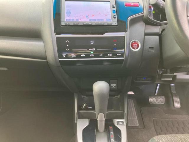 フィット 13G・Fパッケージファインエディション 純正 SDナビ/Bluetooth接続/ETC/EBD付ABS/横滑り防止装置/アイドリングストップ/バックモニター/フルセグTV/DVD/エンジンスタートボタン/キーレスエントリー/オートエアコン(25枚目)