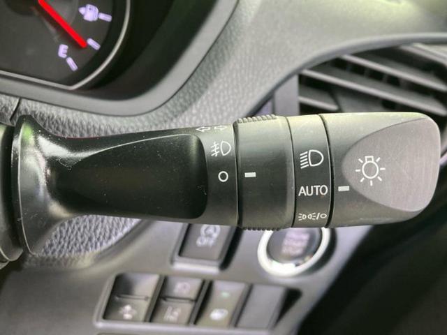 ヴォクシー ZSキラメキ3 純正 9インチ メモリーナビ/フリップダウンモニター 純正 12.1インチ/衝突安全装置/両側電動スライドドア/車線逸脱防止支援システム/シート ハーフレザー/ヘッドランプ LED バックカメラ(16枚目)