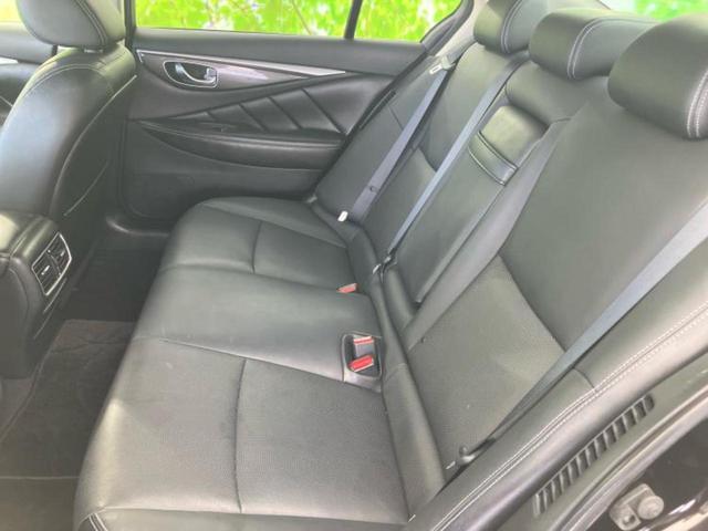 スカイライン ３５０ＧＴハイブリッドタイプＰ　新品タイヤ／純正　ナビ／衝突安全装置／シートヒーター　前席／アラウンドビューモニター／車線逸脱防止支援システム／シート　フルレザー／ドライブレコーダー　社外／ヘッドランプ　ＬＥＤ／ＵＳＢジャック（7枚目）