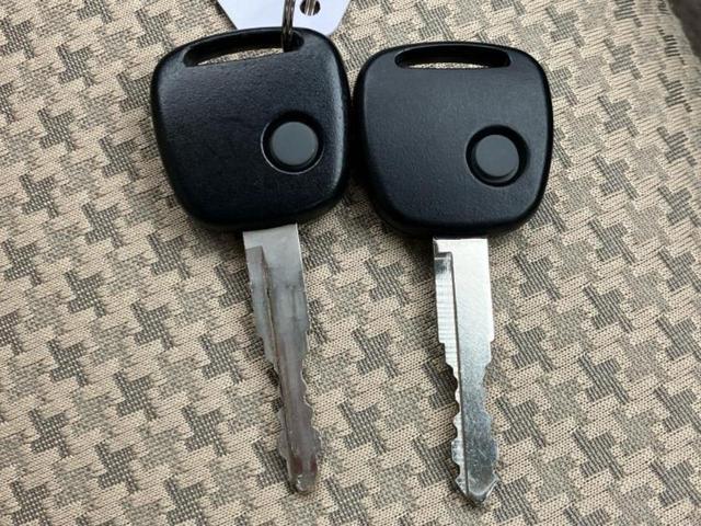 アルト F 新品タイヤ/ETC/禁煙車/エアバッグ 運転席/エアバッグ 助手席/パワーウインドウ/キーレスエントリー/パワーステアリング/マニュアルエアコン/セキュリティアラーム/デュアルエアバッグ 盗難防止装置(30枚目)