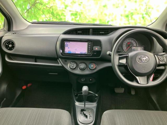 ヴィッツ F 新品タイヤ/純正 SDナビ/ドライブレコーダー 純正/ヘッドランプ LED/Bluetooth接続/ETC/ABS/横滑り防止装置/アイドリングストップ/バックモニター/ワンセグTV バックカメラ(4枚目)