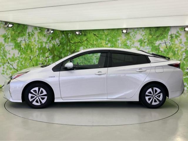 プリウス Ａ　新品タイヤ／純正　９インチ　ＳＤナビ／衝突安全装置／車線逸脱防止支援システム／ドライブレコーダー　社外／ヘッドランプ　ＬＥＤ／Ｂｌｕｅｔｏｏｔｈ接続／ＥＴＣ／ＥＢＤ付ＡＢＳ／横滑り防止装置　ＤＶＤ再生（2枚目）