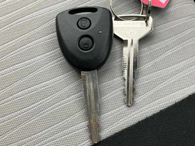 ミライース L 新品タイヤ/保証書/ABS/横滑り防止装置/アイドリングストップ/禁煙車/エアバッグ 運転席/エアバッグ 助手席/パワーウインドウ/キーレス/パワーステアリング/オートライト/マニュアルエアコン(29枚目)