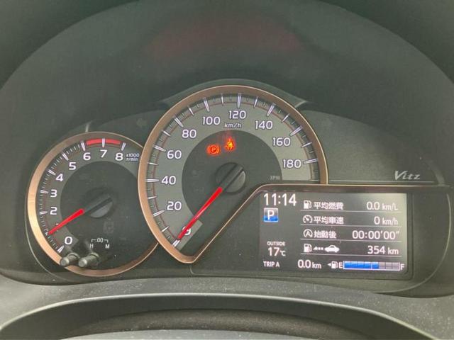 ヴィッツ Ｆアミー　保証書／社外　ＳＤナビ／衝突安全装置／車線逸脱防止支援システム／シート　ハーフレザー／ドライブレコーダー　社外／ヘッドランプ　ＬＥＤ／Ｂｌｕｅｔｏｏｔｈ接続／ＥＴＣ／ＥＢＤ付ＡＢＳ／横滑り防止装置（12枚目）