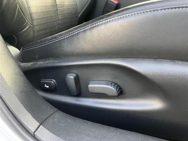 フーガ 370GTタイプS サンルーフ/純正 HDDナビ/シートヒーター 前席/車線逸脱防止支援システム/シート 合皮/ヘッドランプ HID/ETC/クルーズコントロール/バックモニター/フルセグTV/DVD ローダウン(17枚目)