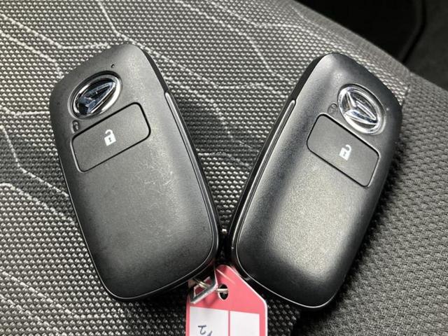 タフト Ｘ　サンルーフ／スマートアシスト（トヨタ・ダイハツ）／車線逸脱防止支援システム／ヘッドランプ　ＬＥＤ／ＥＢＤ付ＡＢＳ／アイドリングストップ／禁煙車／エンジンスタートボタン／キーフリーシステム　盗難防止装置（32枚目）