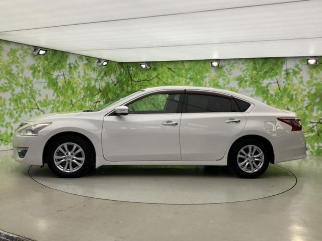 ティアナ ＸＬナビＡＶＭパッケージ　純正　ＳＤナビ／衝突安全装置／全方位モニター／ヘッドランプ　ＬＥＤ／ＵＳＢジャック／Ｂｌｕｅｔｏｏｔｈ接続／ＥＴＣ／横滑り防止装置／クルーズコントロール／バックモニター／フルセグＴＶ　全周囲カメラ（2枚目）