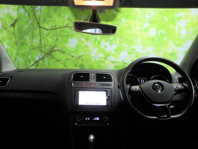 TSIコンフォートライン ワンオーナー 禁煙車 修復歴無 EBD付ABS 衝突被害軽減ブレーキ 横滑り防止装置 盗難防止装置 衝突安全ボディ ETC 純正7インチナビ 地上波デジタルチューナー TV Bluetooth接続(4枚目)