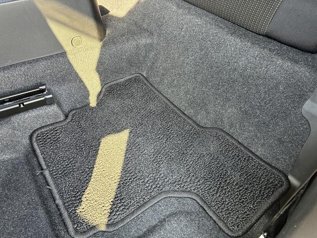 後席フロアマットも装着済み（＊’ω’＊）