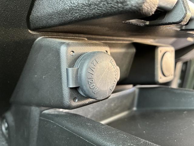 電源ソケット搭載で、スマホ充電可能♪