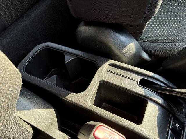 ドリンクホルダーや小物入れ♪