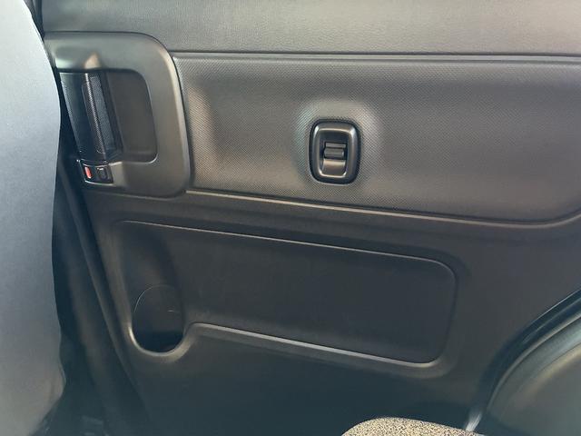 スペーシア ＨＹＢＲＩＤ　Ｇ　全方位モニタ付きナビ搭載♪　衝突軽減ブレーキ　後席両側スライドドア（33枚目）