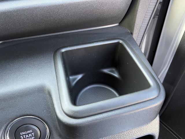 ソリオ Ｇ　２型　お手入れ楽々♪スターシルバーメタリック！　衝突軽減ブレーキ搭載　後席両側スライドドア（片側電動）　オーディオレス（70枚目）