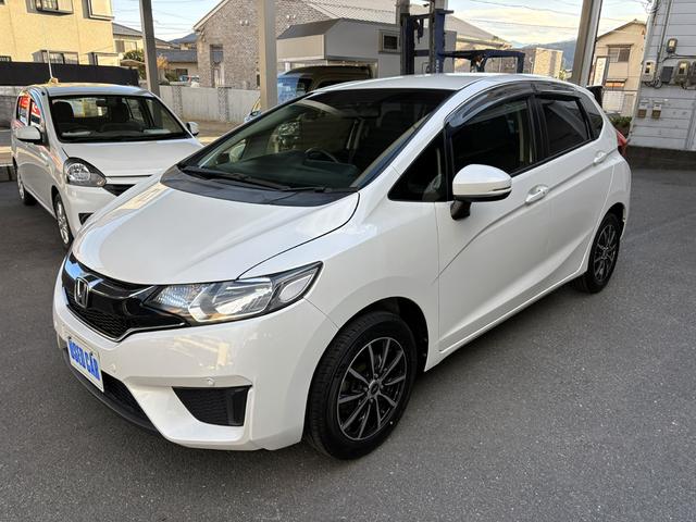 フィット １３Ｇ・Ｆパッケージ　ナビ　バックカメラ　ＥＴＣ　１５インチ外品アルミ　スマートキー（3枚目）