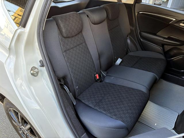 フィット １３Ｇ・Ｆパッケージ　ナビ　バックカメラ　ＥＴＣ　１５インチ外品アルミ　スマートキー（15枚目）