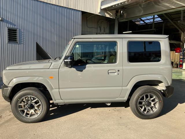 ジムニー XC 届出済未使用車 デュアルセンサーブレーキサポートII パートタイム4WD 高低二段切替式 AT カーテンエアバッグ シートヒーター プッシュスタート クルーズコントロール クリアランスソナー 純正AW(10枚目)