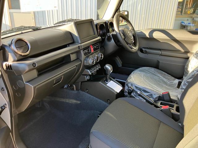 ジムニー XC 届出済未使用車 デュアルセンサーブレーキサポートII パートタイム4WD 高低二段切替式 AT カーテンエアバッグ シートヒーター プッシュスタート クルーズコントロール クリアランスソナー 純正AW(12枚目)