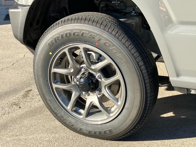 ジムニー XC 届出済未使用車 デュアルセンサーブレーキサポートII パートタイム4WD 高低二段切替式 AT カーテンエアバッグ シートヒーター プッシュスタート クルーズコントロール クリアランスソナー 純正AW(41枚目)