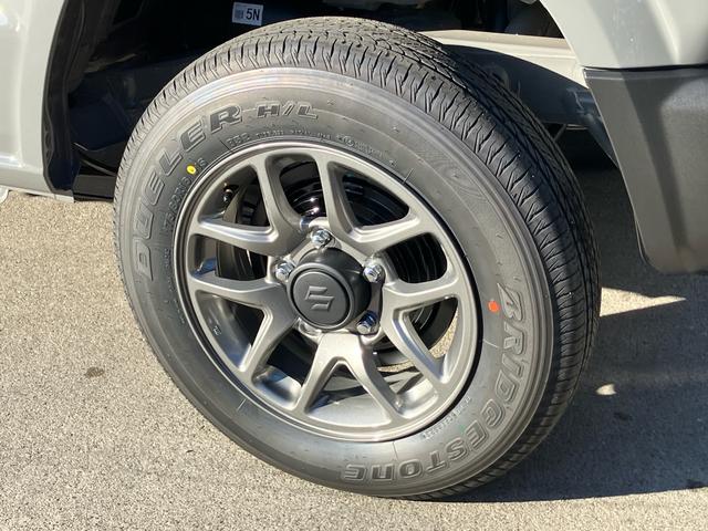 ジムニー XC 届出済未使用車 デュアルセンサーブレーキサポートII パートタイム4WD 高低二段切替式 AT カーテンエアバッグ シートヒーター プッシュスタート クルーズコントロール クリアランスソナー 純正AW(42枚目)