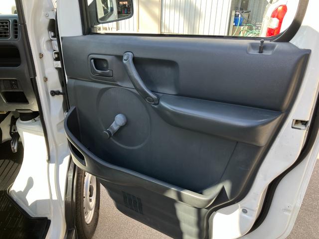 キャリイトラック ＫＣエアコン・パワステ　４ＷＤ　５速ＭＴ　ＡＣ　ＰＳ　三方開　鳥居　高低二段切替式パートタイム４ＷＤ（27枚目）