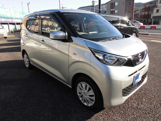 デイズ 　Ｂ　純正ナビフルセグ　バックモニター　トリプルエアバッグ　クリアランスソナー　エマジェンシーブレーキ　電動格納ミラー　ワンオーナー　整備手帳　記録簿　取説（6枚目）